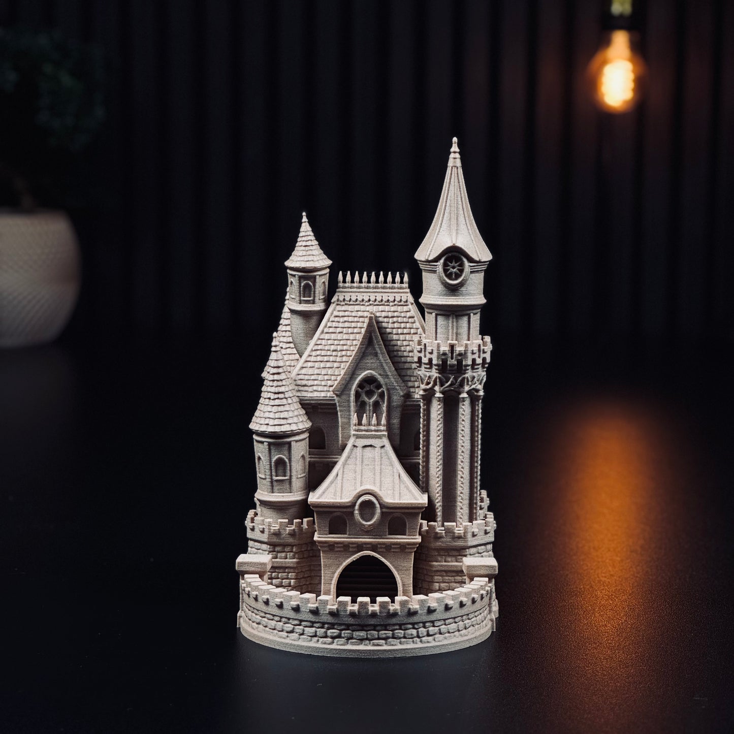 The Sleeping Spire - házecí věž na kostky